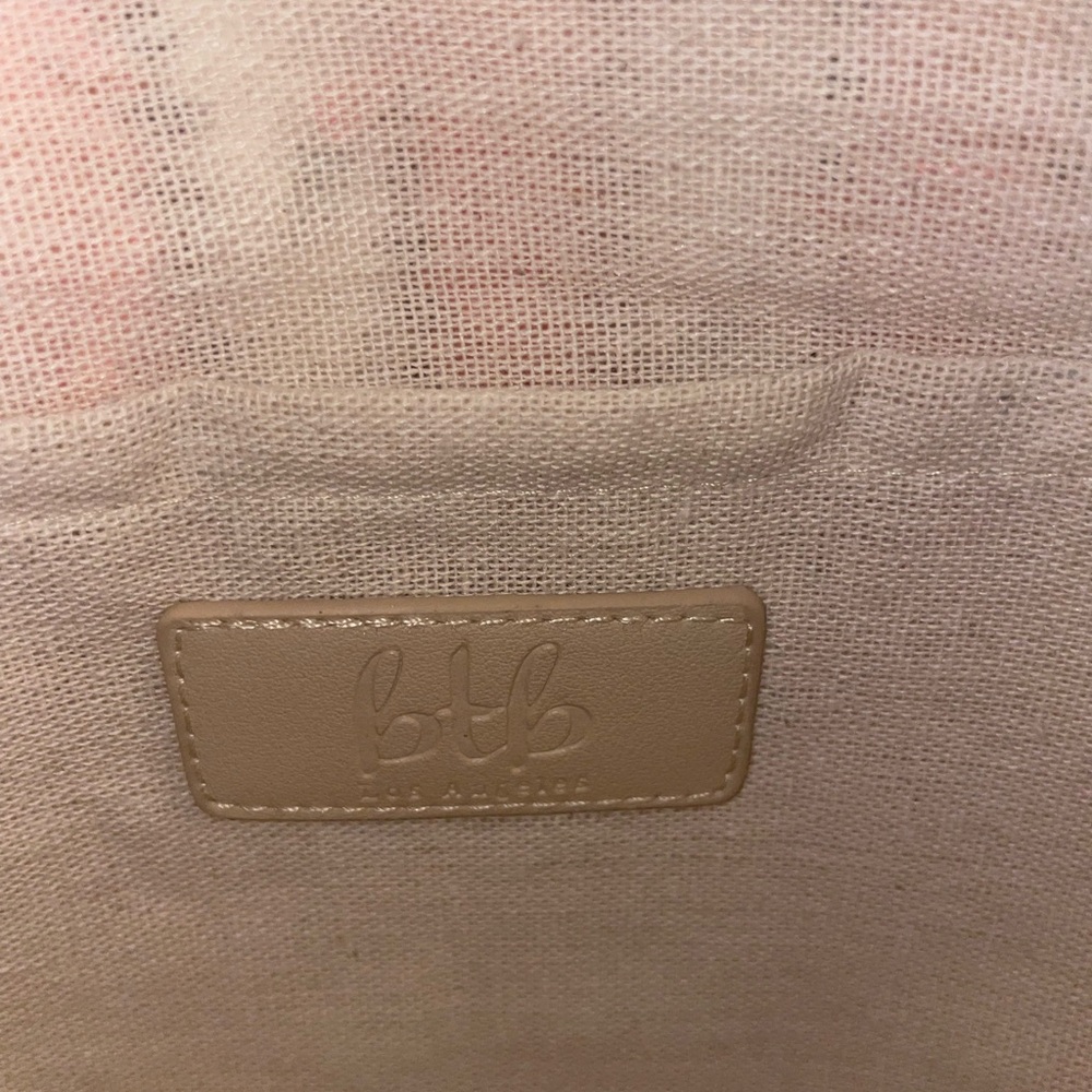 BTB Los Angeles Straw Clutch - Picture 3 of 6
